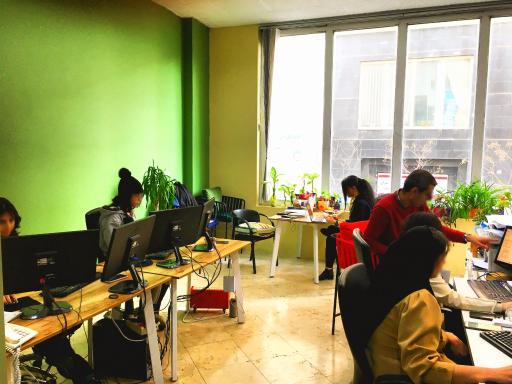 عکس دفتر ترجمه هم (مشفق سابق)