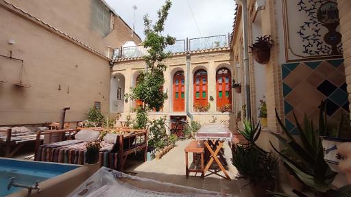 عکس اقامتگاه بومگردی ملک تاج