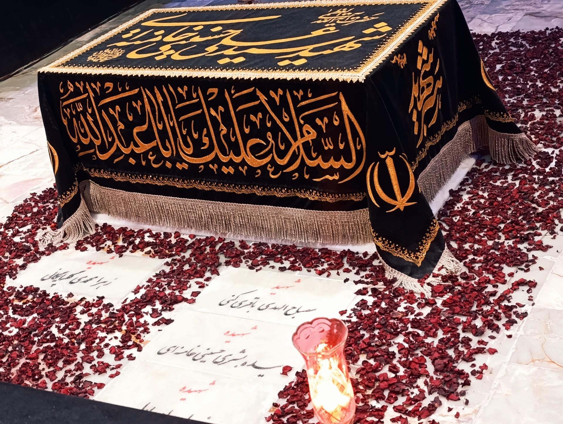 عکس آرامگاه شهیده زهرا حداد عادل