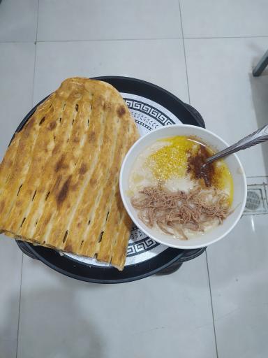 عکس صبحانه خوری دادا مهدی 