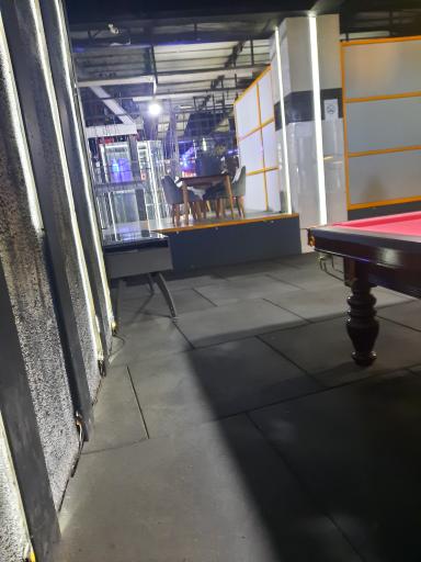 عکس مجتمع تجاری و تفریحی رضا ( بازار رضا / بولینگ رضا )