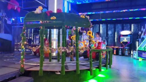 عکس مجتمع تجاری و تفریحی رضا ( بازار رضا / بولینگ رضا )