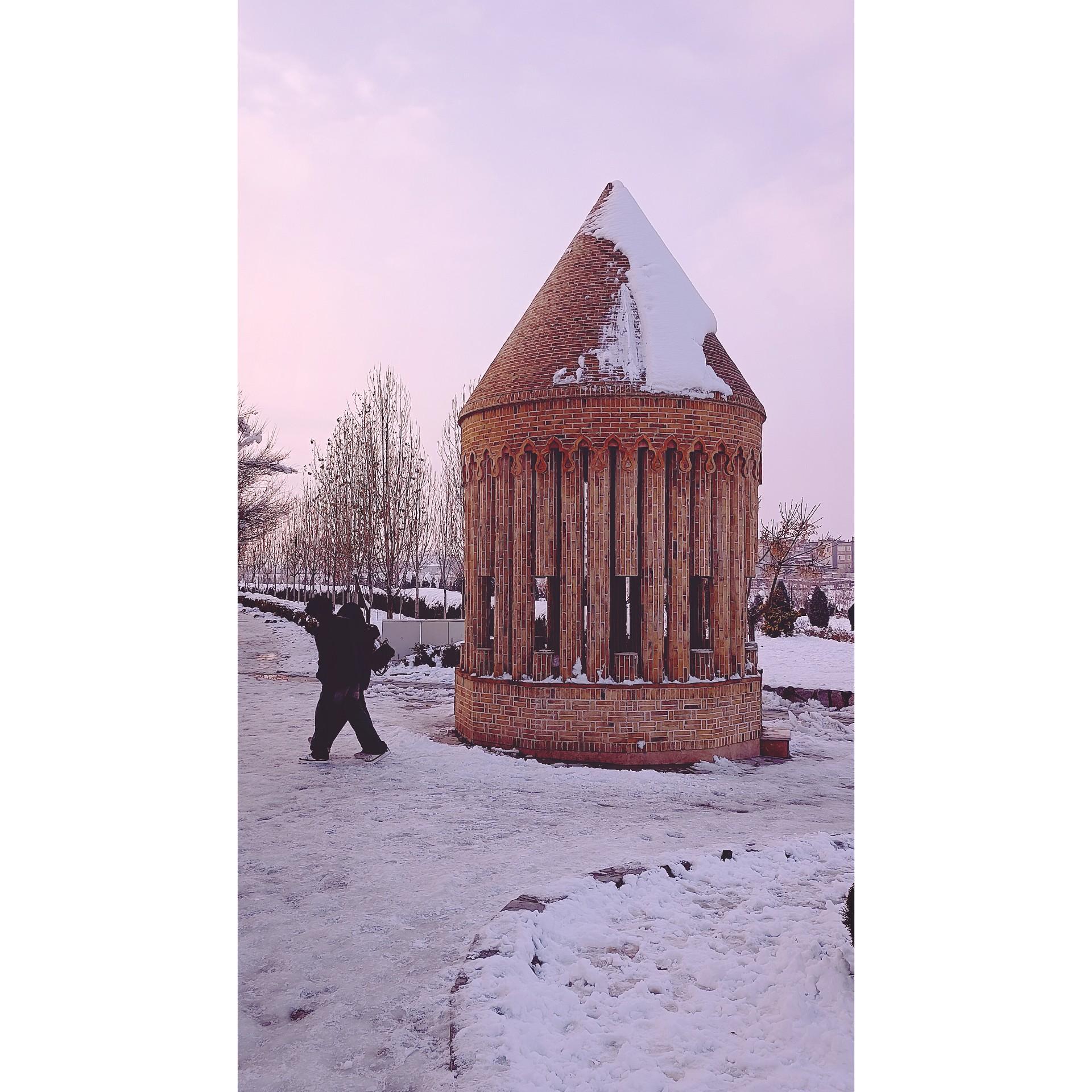 عکس خشت و خورشید خراسان