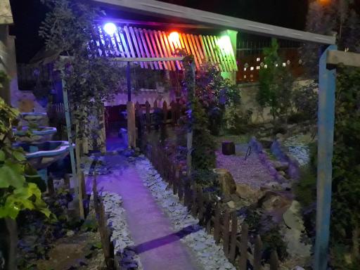 عکس آلاچیق باصفا بلوک یک 