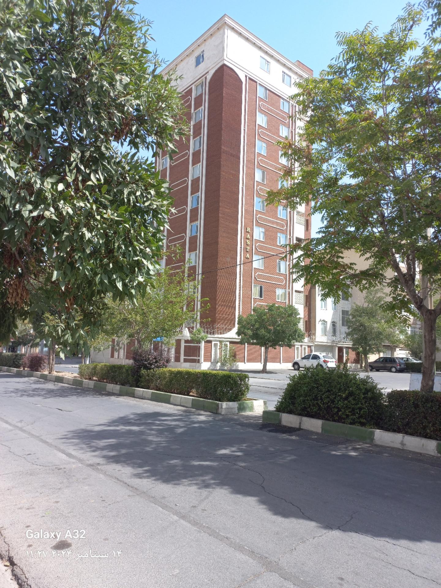 عکس مجتمع مسکونی رستا 