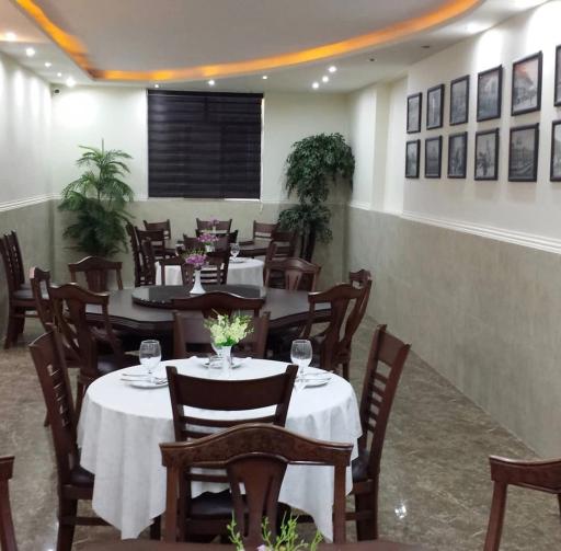 عکس رستوران و سفره خانه مجلل باغ ناز