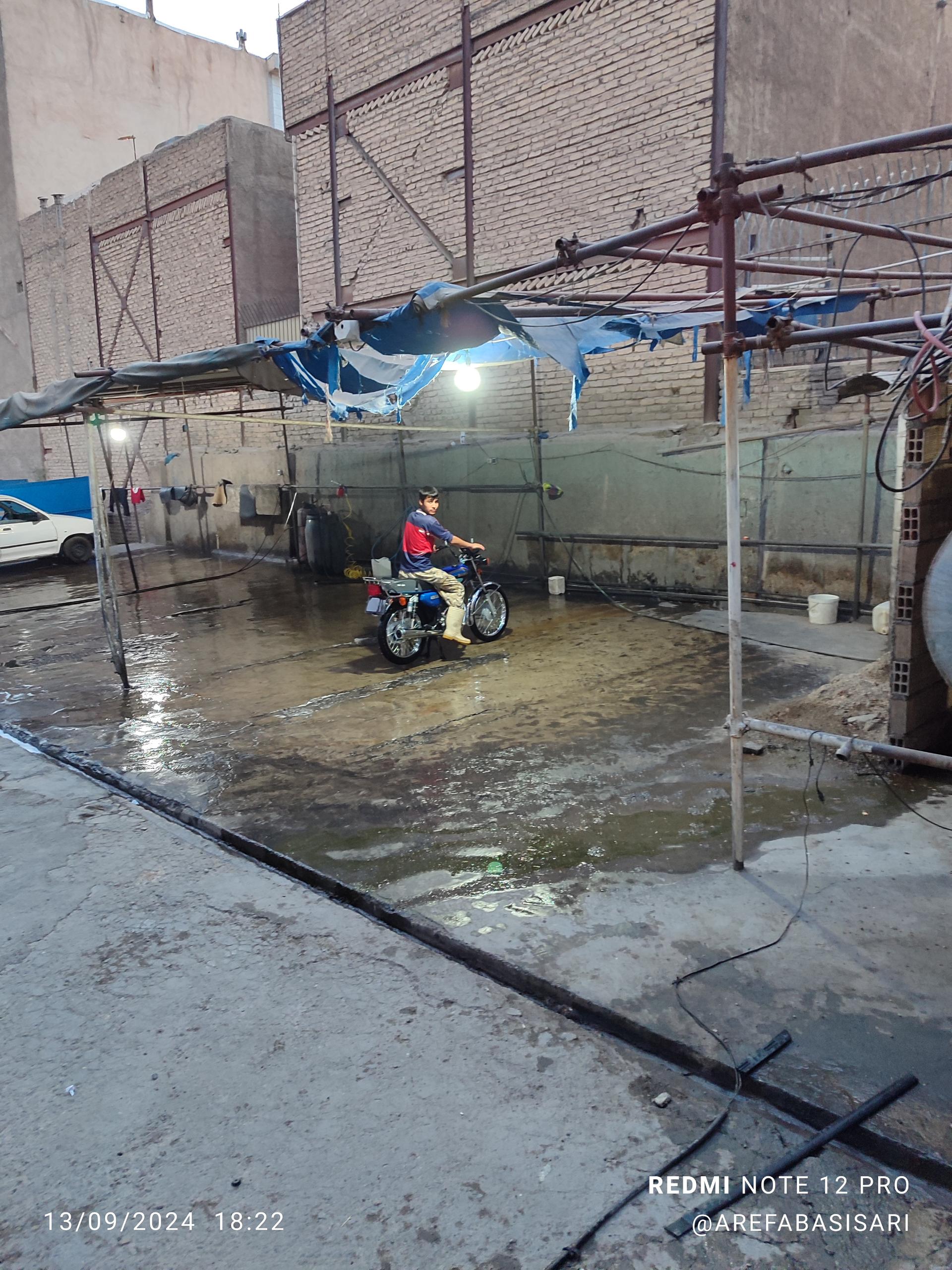 عکس کارواش و پارکینگ یگانه