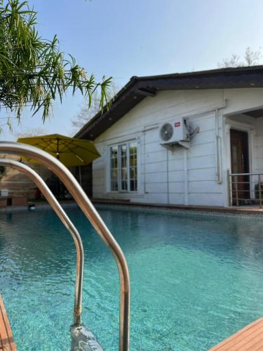 عکس خانه مسافر باران