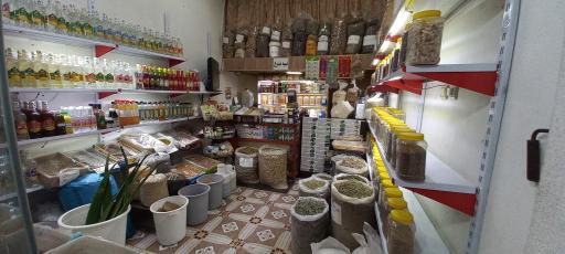 عکس عطاری و داروگیاهی کارون