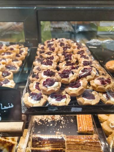 عکس شیرینی و کافه ناتلی