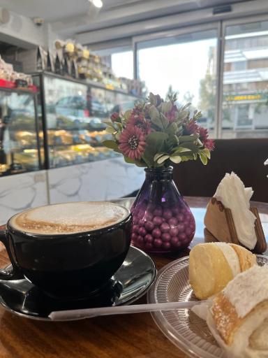 عکس شیرینی و کافه ناتلی