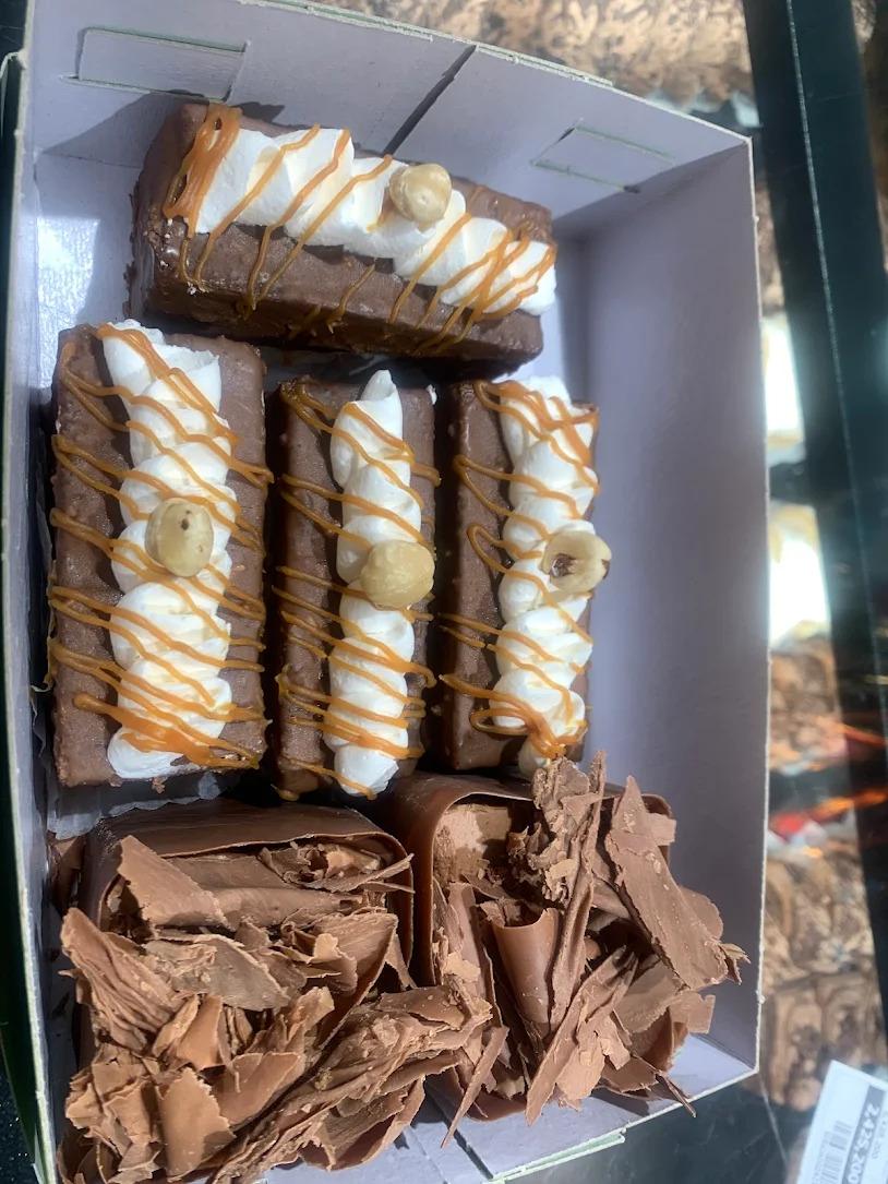 عکس شیرینی و کافه ناتلی