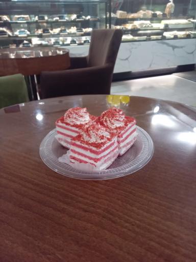 عکس شیرینی و کافه ناتلی