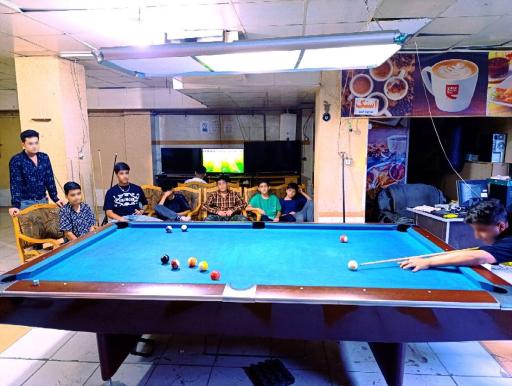 باشگاه بیلیارد و کلوپ آزادی 