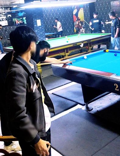 باشگاه بیلیارد و کلوپ آزادی 