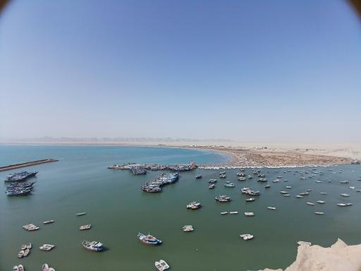 عکس ساحل صخره‌ای بندر بریس