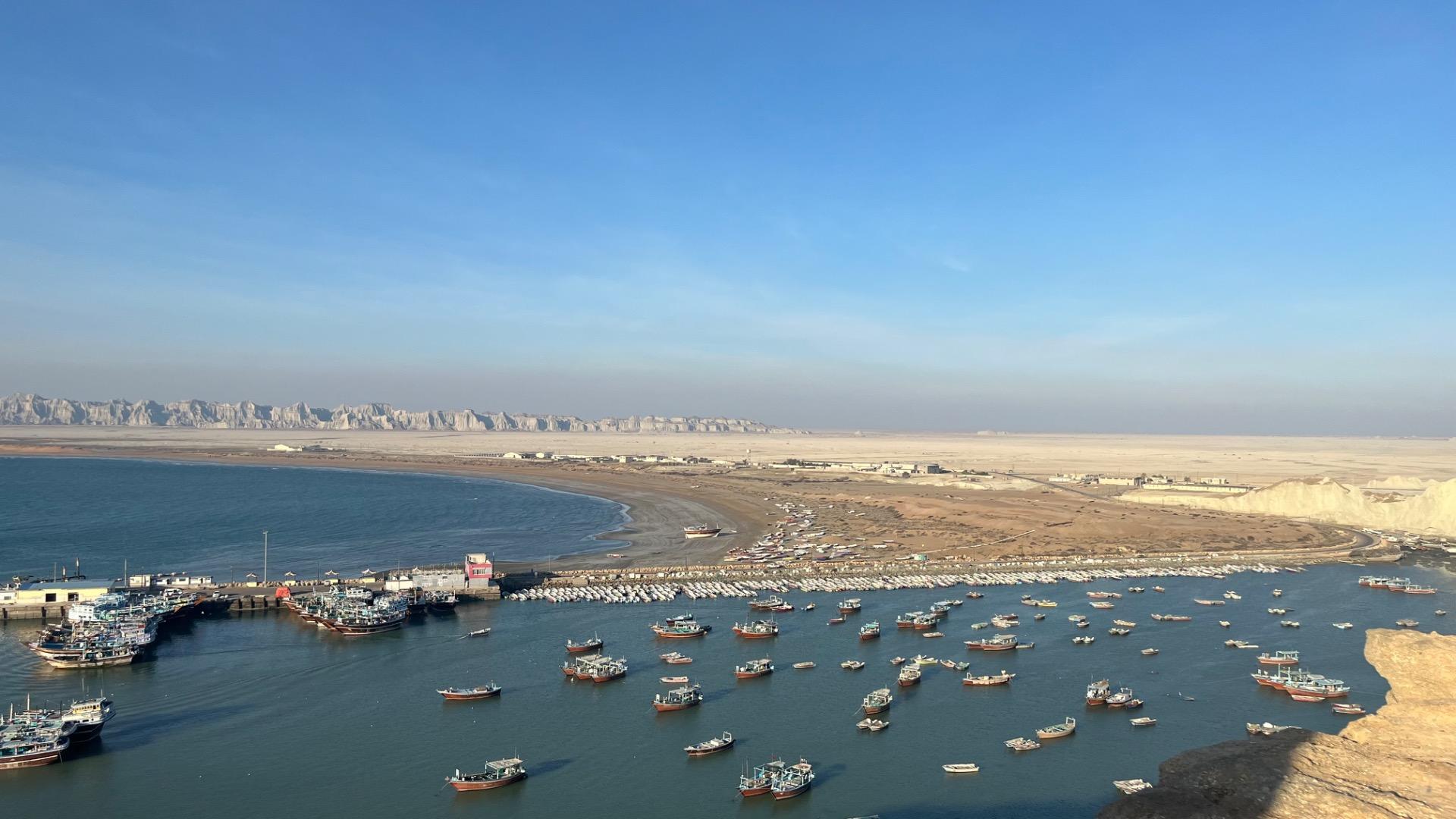 عکس ساحل صخره‌ای بندر بریس