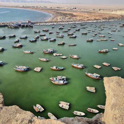 عکس ساحل صخره‌ای بندر بریس