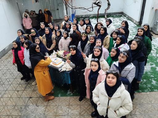 مدرسه غیر انتفاعی متوسطه اول دخترانه نگرش
