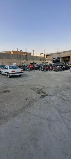 عکس تعمیرگاه و پارکینگ تهران بنز