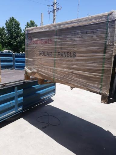 عکس نمایندگی پنل های خورشیدی