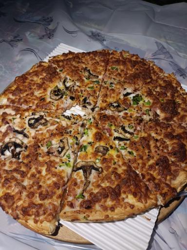 کافی شاپ آبشار