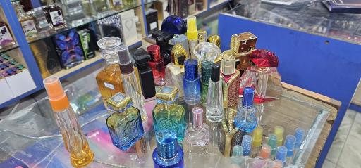 عکس فروشگاه عطر خالص