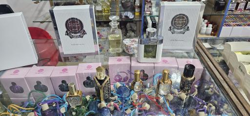 عکس فروشگاه عطر خالص