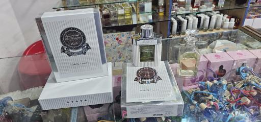 عکس فروشگاه عطر خالص