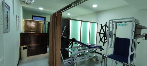 عکس کلینیک طب فیزیکی و توانبخشی دکتر پورقاسمیان