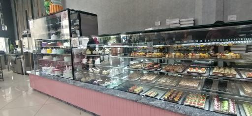 عکس شیرینی فروشی نیوشا +