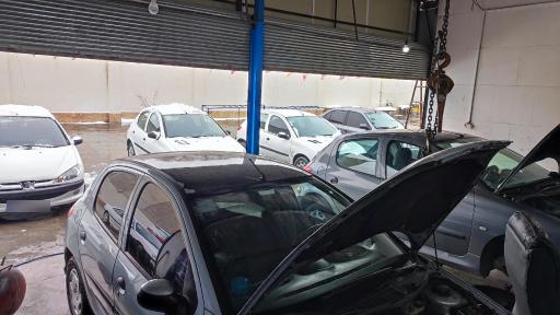 تعمیرگاه مرکزی پژو 206