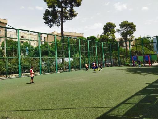 عکس زمین چمن مصنوعی بوستان نور بزرگ