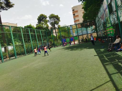 عکس زمین چمن مصنوعی بوستان نور بزرگ