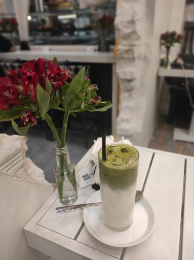 عکس کافه آزادی