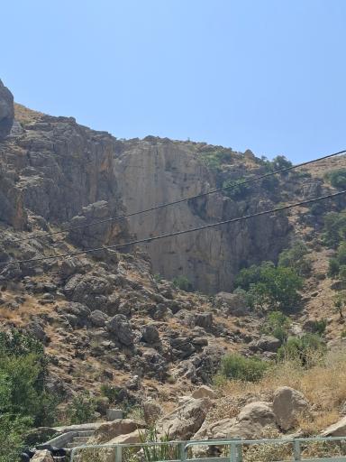 عکس چشمه پیرغار