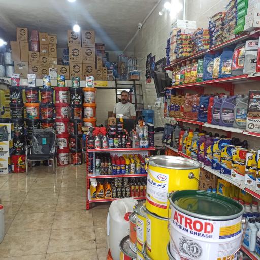 عکس فروشگاه روغن موتور هلیچی