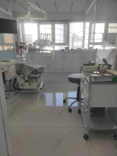 کلینیک دندانپزشکی پور بهشتیان 