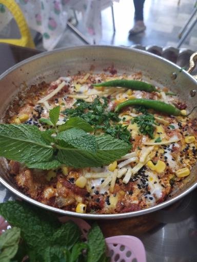 عکس صبحانه سرای خان ننه