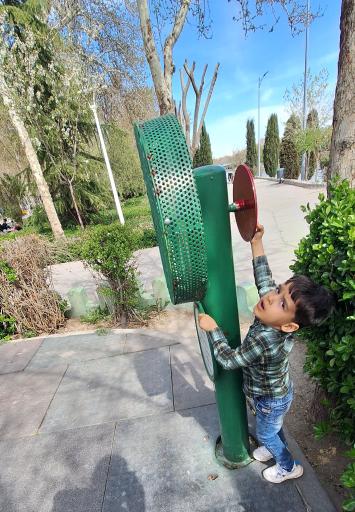 عکس زمین بازی کودکان