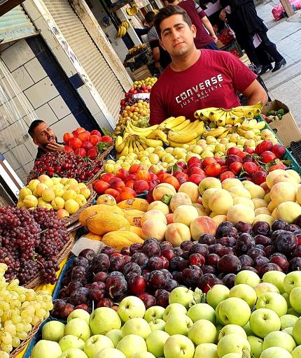 عکس میوه  فروشی کریم بوعذار