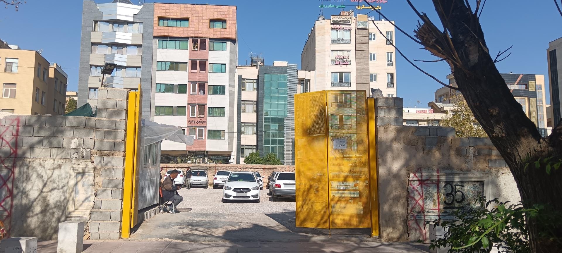 عکس پارکینگ عبائیان