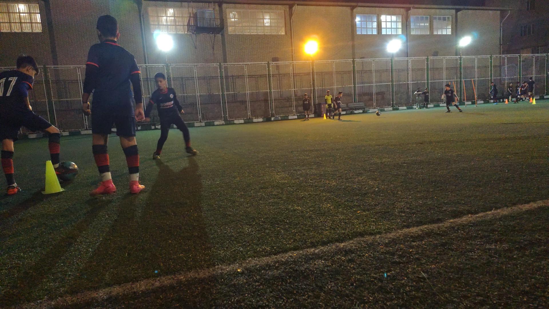 عکس زمین چمن مصنوعی سرافرازان 