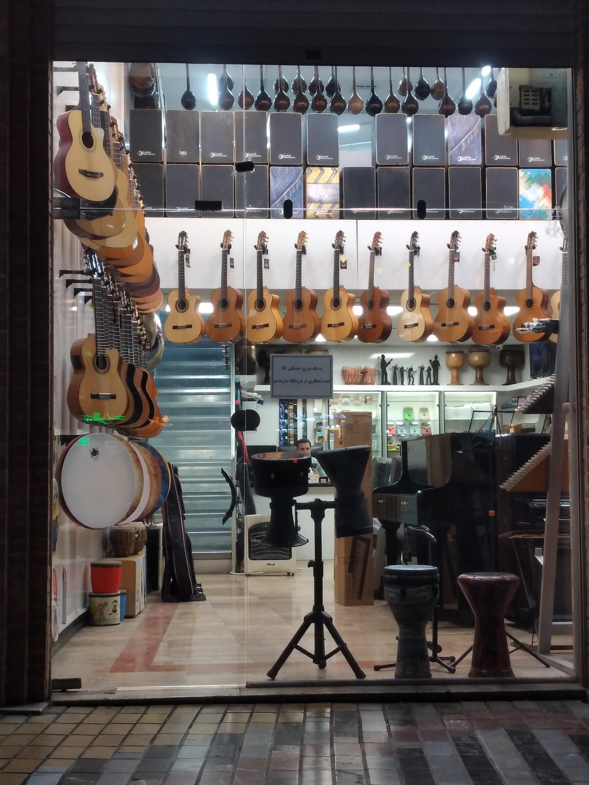 عکس گالری موسیقی راز