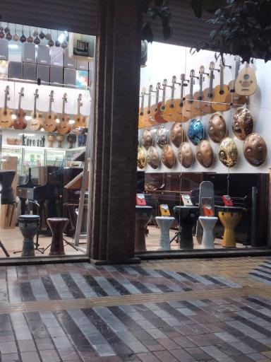 عکس گالری موسیقی راز