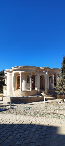 عکس عمارت کلاه فرنگی