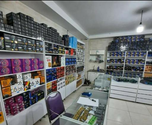 عکس شعبه اصلی هدلایت مارکت کرج 