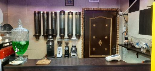 عکس دکتر کافه