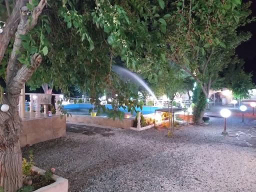عکس باغ خانوادگی طلا