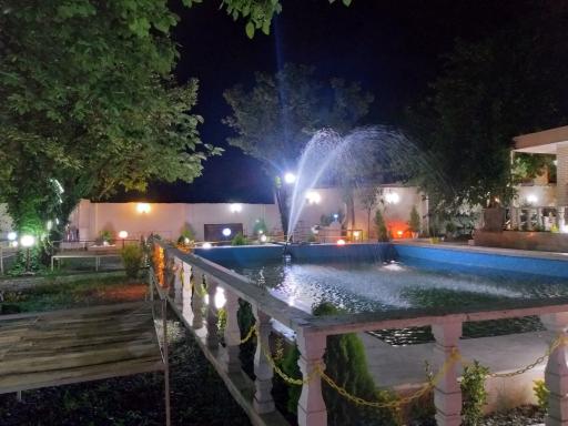 عکس باغ خانوادگی طلا
